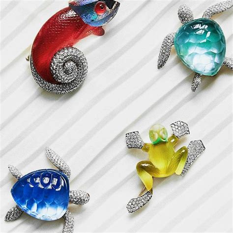 『珠宝』Vhernier 推出新动物主题胸针：叠镶的水晶石英 | iDaily Jewelry · 每日珠宝杂志