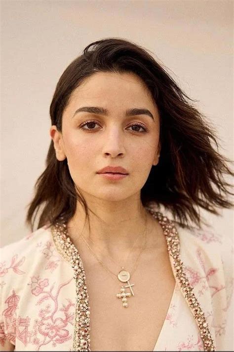 7 Spring-Summer 2025 Beauty Trends That Every Makeup Girlie Must Try ASAP!