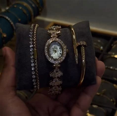 Royalé Queen Crystal Watch stack – ALAYA