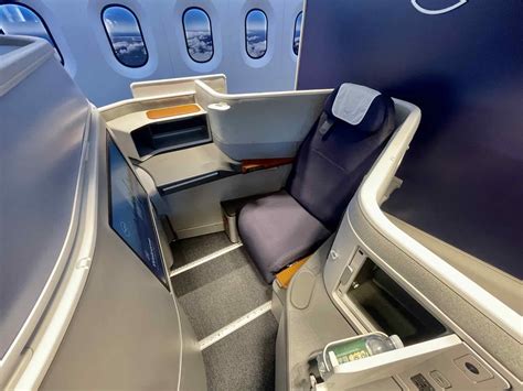 Lufthansa 747 8 Business Class Review: Lufthansa First Class Boeing