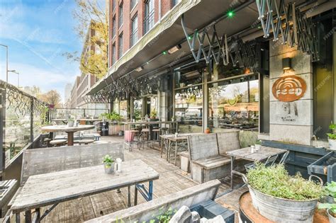 Restaurant Outside 的图像结果