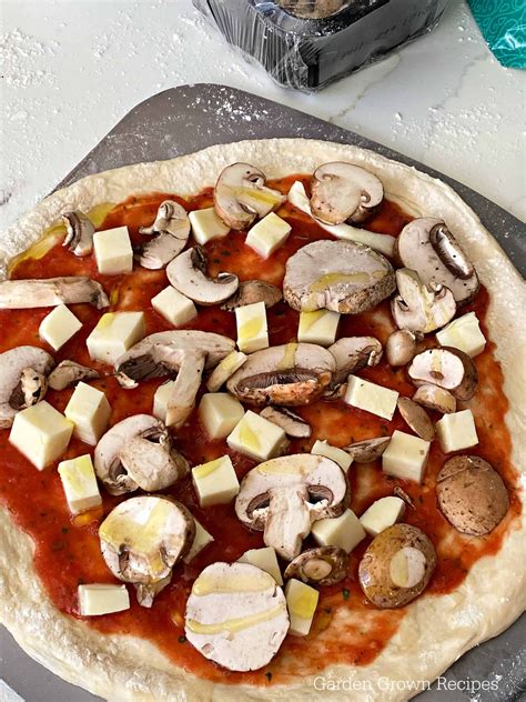Mushroom Pizza Recipe with Portobello Mushrooms