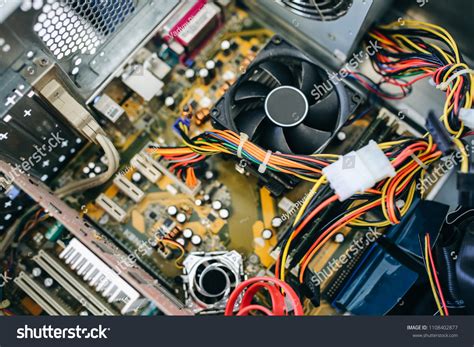 Inside Old Computer 的图像结果