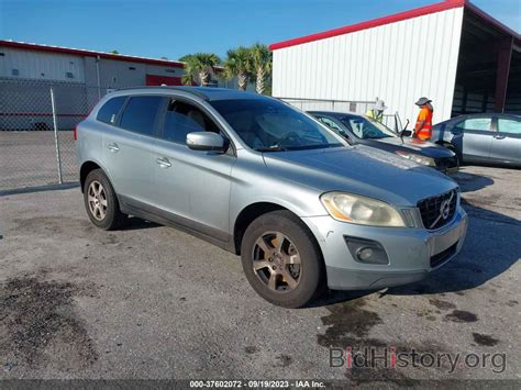Report YV4982DL5A2101103 VOLVO XC60 2010 Silver Gasoline - price and damage history