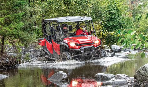UTV TEST: 2023 HONDA PIONEER 1000-6 DELUXE CREW - Dirt Wheels Magazine