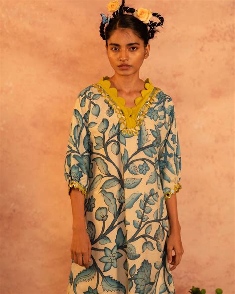 Ivory-Blue Floral Kalamkari Cord-Set – Aamra by Lavanya