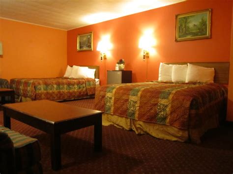 SCOTTISH INNS (Niagara Falls) - Motel Reviews, Photos, Rate Comparison ...