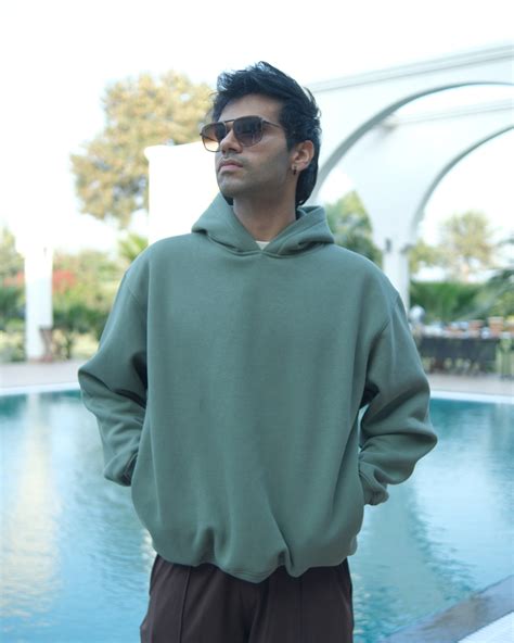 Everyday Oversized Hoodies – URBAN NEEDS