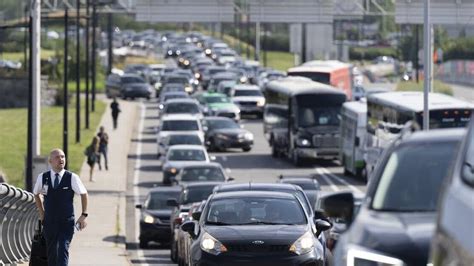 Trudeau airport operator takes steps to cut congestion | Montreal Gazette