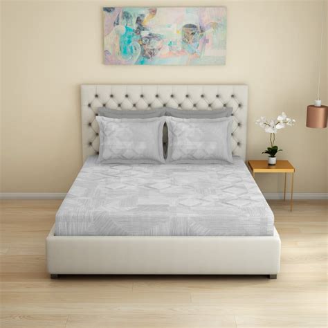 Buy SPACES Essentials Premium Cotton 180TC Geometric Print 5Pcs Super King Bedsheet Set from ...