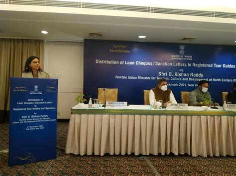 Distribution of Loan Cheques | Ministry of Tourism | Government of India