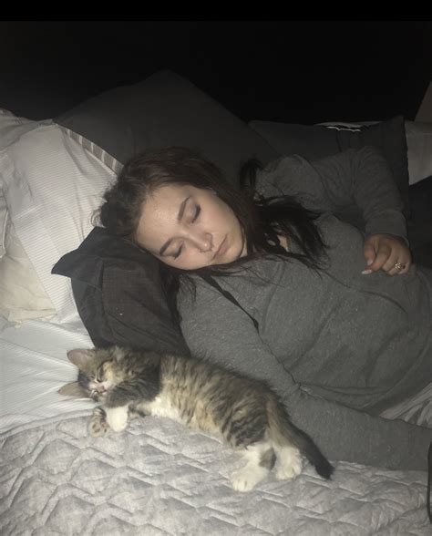 𝒸𝒶𝓈𝓈𝒾𝒹𝓎 𝓂ℴℴ𝓃 on Twitter: "I only need one photo. Here’s to embarrassing ...