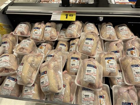 [Loblaws] Air Chilled Grain Fed Whole Chickens - $1.49/lb - YMMW ...