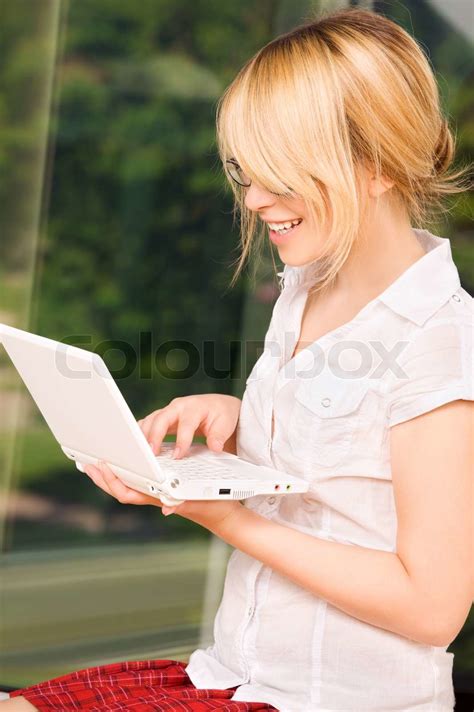 Girl Using Computer 的图像结果