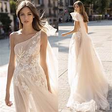 One Shoulder Wedding Dress Hairstyles by Top 5 Hairstyles For A One Shoulder Wedding Dress Bridal One Shoulder Wedding Dress Hairstyles