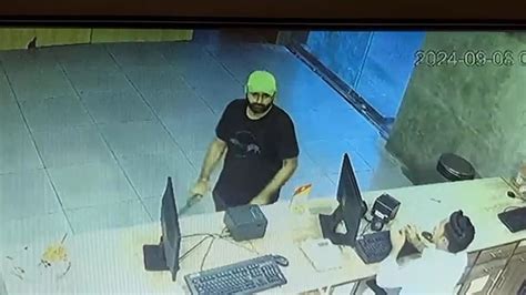 बदमाश ने होटल मैनेजर के हाथ में पर्ची थमाकर की 20 राउंड फायरिंग, जानें ...