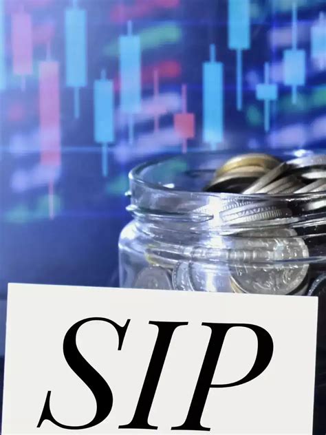 Top 5 equity schemes with 10-year returns up to 23% as of Apr 9, 2025 ...