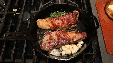 Easy & Perfectly Cooked Beef NY Strips (Cast Iron Seared, Oven Finishe ...