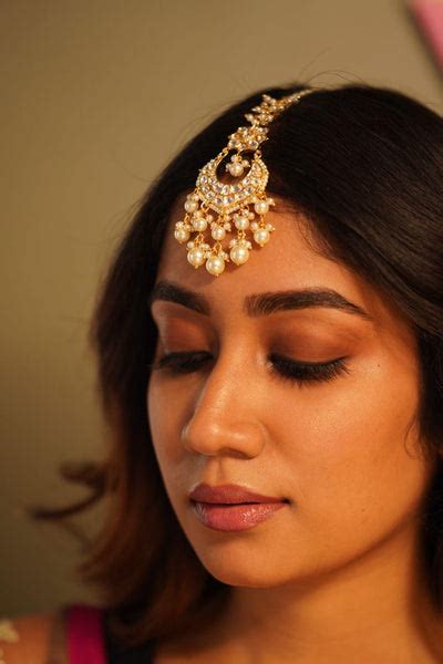 Headgears for Women | Elevate Your Style | Shop Online – Page 3 – Attrangi