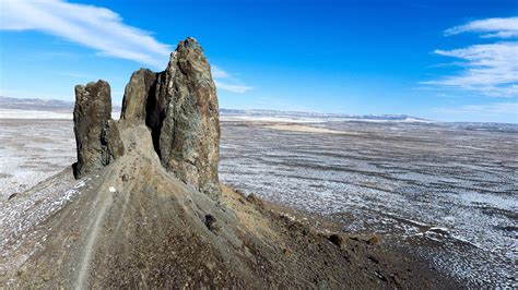 Boar's Tusk Wyoming no sheep this time [6000x4000][oc] : r/EarthPorn