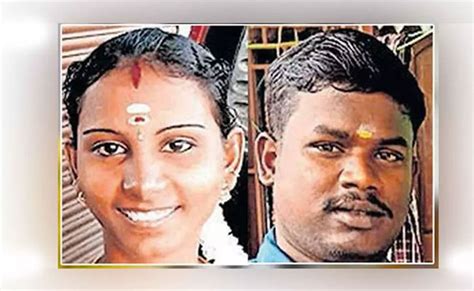 Man murders estranged wife, posts selfie as WhatsApp status