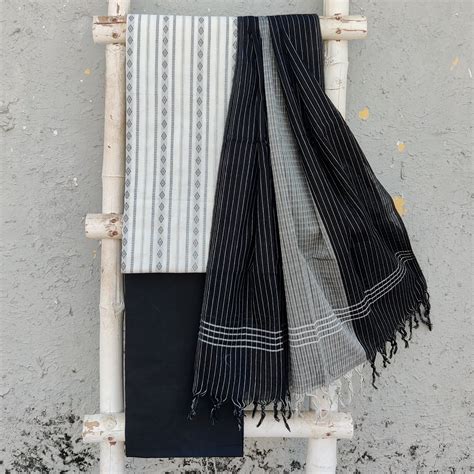 KAAMINI-Pure Cotton Handloom White With Black Intricate Design Top And ...