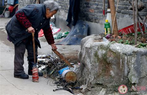 89岁老母亲捡废品：儿子在我眼里仍是孩子(图)-搜狐新闻