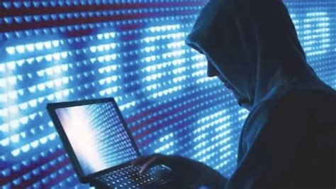 Scammers targeting users by posting fake customer care numbers on ...