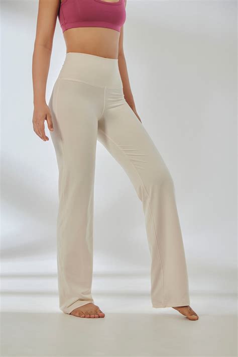 Buy Flared White Yoga Pant for Women Online – yamayoga