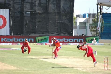 Vinay Kumar leads Panthers to big win in KPL 2015 opener
