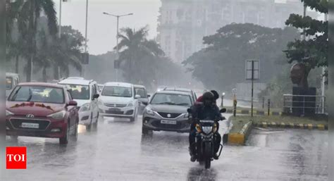 Heavy rain halts traffic at Tamhini Ghat on Raigad-Pune route | Pune ...