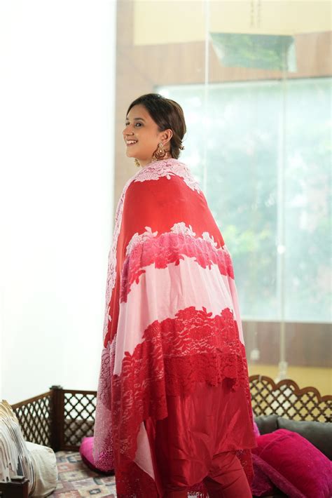Lace Shawl online, ombre shawl, red shawl online – modarta