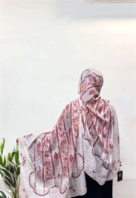 Modern Hijabs and Scarves Online – blaek