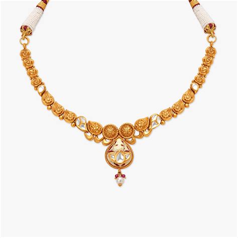 Intricate Floral Necklace Set