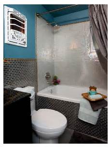 Small Cers With Bathrooms by 20 Small Bathroom Before And Afters Hgtv Small Cers With Bathrooms