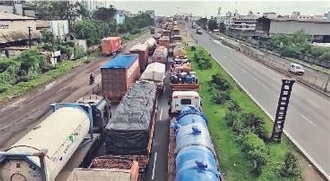 Traffic jams again on Ankleshwar highway after only two inches of rain ...