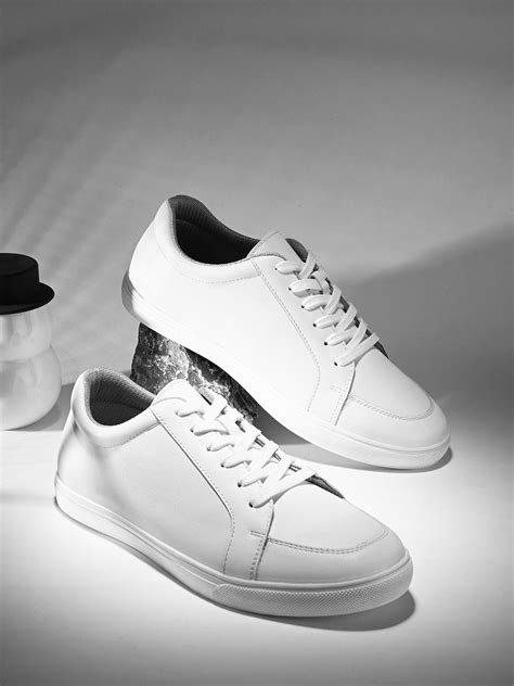 The Roadster Lifestyle Co. Men White & Black Lightweight Lace-Up ...