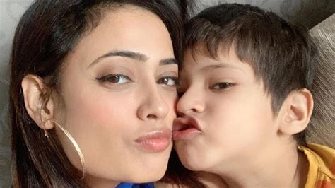 Shweta Tiwari shares an adorable moment with son Reyansh on Insta. Love ...