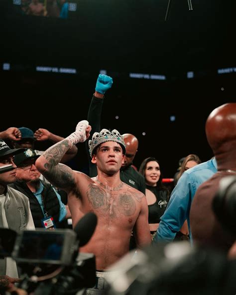 Savannah Bond - Imaginea 29