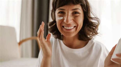 5-Minute Skin Fixes For Busy Professionals: Expert-Approved Tips