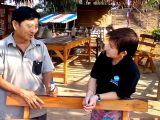 เทคนิคโน้มและตัดแต่งกิ่งหม่อน เพิ่มผลผลิตเยอะมาก!! | รักบ้านเกิด