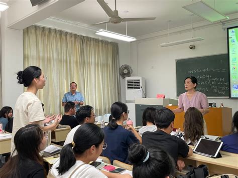 外国语学院举办“午茶会·话成长”第十二期活动-台州学院