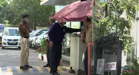 Income Tax department surveys the BBC office in Delhi Mumbai | Income ...