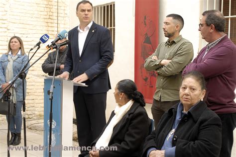 La cerámica de José Vargas El Viá luce desde ya en el Callejón del Flamenco de Lebrija – Lebrija ...