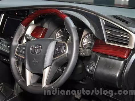 Noteworthy features - Auto Expo 2016: Toyota Innova Crysta revealed ...