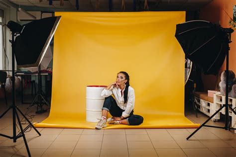 DIY Photo Backdrop Ideas: 30 Easy And Cheap Options | Skylum Blog