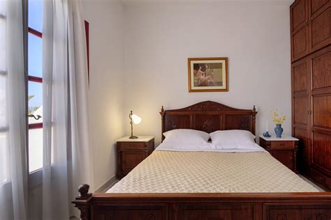 Experience Nikos Villas in Santorini - Photos
