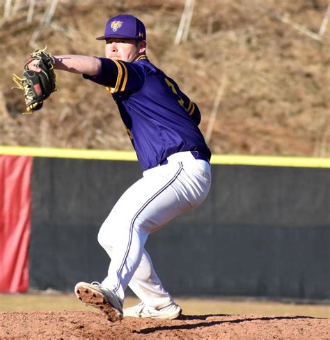 West Chester baseball sweeps MU | Sports | thedailyreview.com