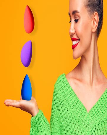 T.Y.A Makeup Eyeshadow Kit + 5 Pcs Makeup Brush + 2 Pc Blender Puff ...