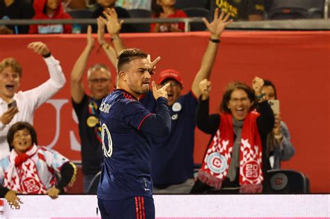 Chicago Fire Score Early, Take Down CF Montreal 3-0 - On Tap Sports Net
